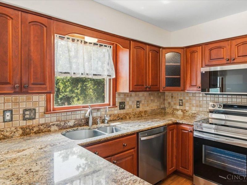 7489 Fitzroy Court, West Chester, OH 45241 Photo 9