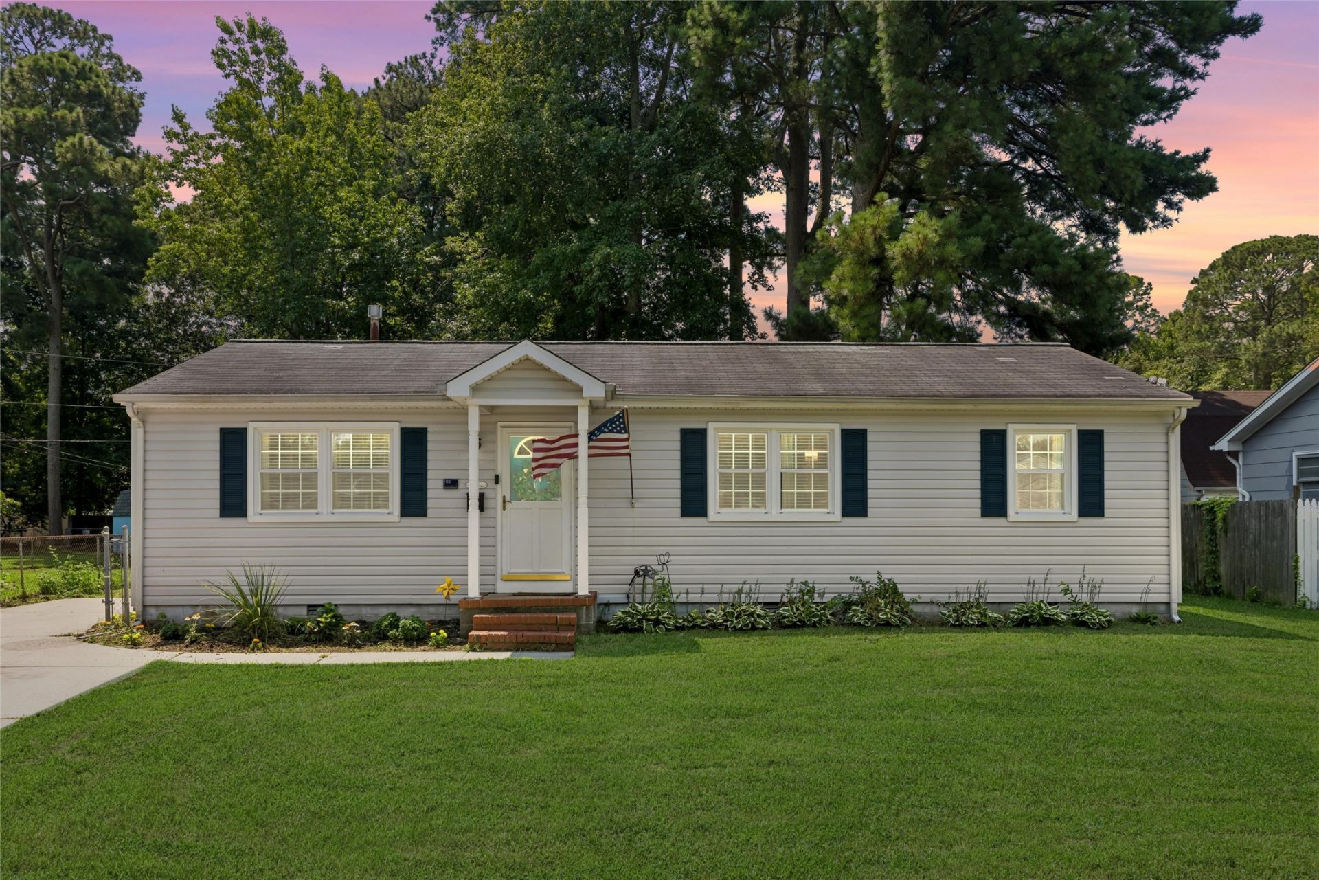 102 Temple Street, Hampton, VA 23664 Main Photo