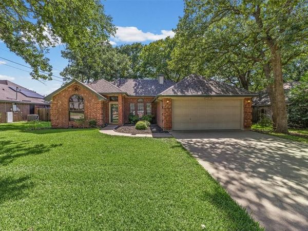664 Parkridge Boulevard, Burleson, TX 76028