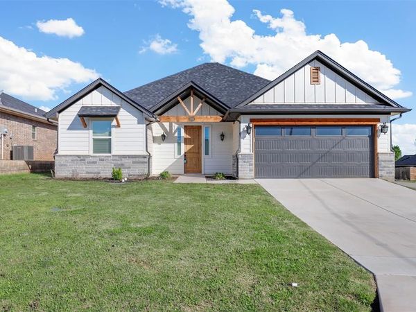 2524 Creek Drive, Granbury, TX 76048