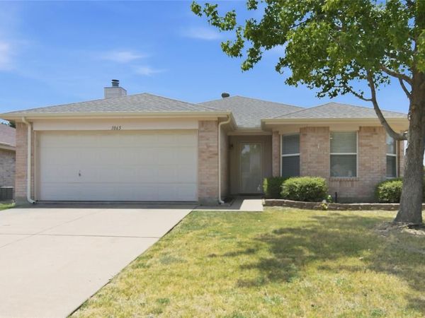 1065 Triple Crown Drive , Fort Worth, TX 76179