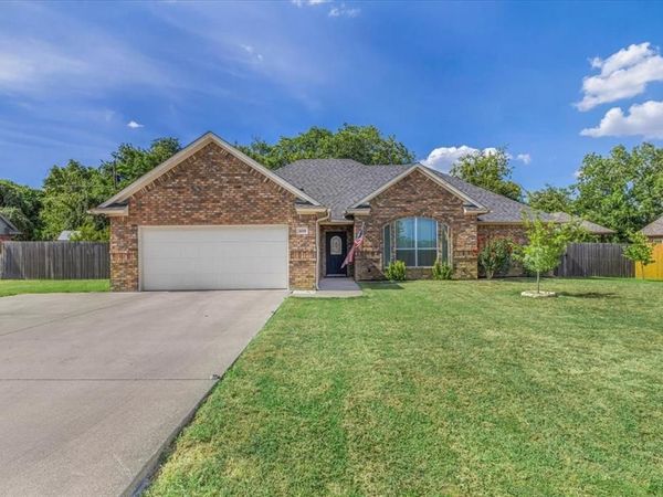 409 Edgewood Terrace , Boyd, TX 76023
