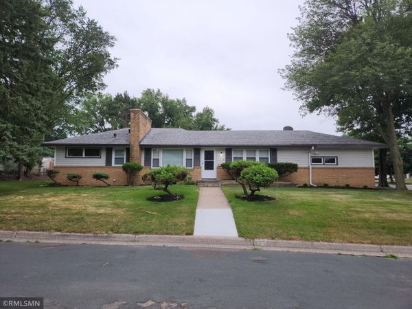 500 Bennett Drive NE, Fridley, MN 55432