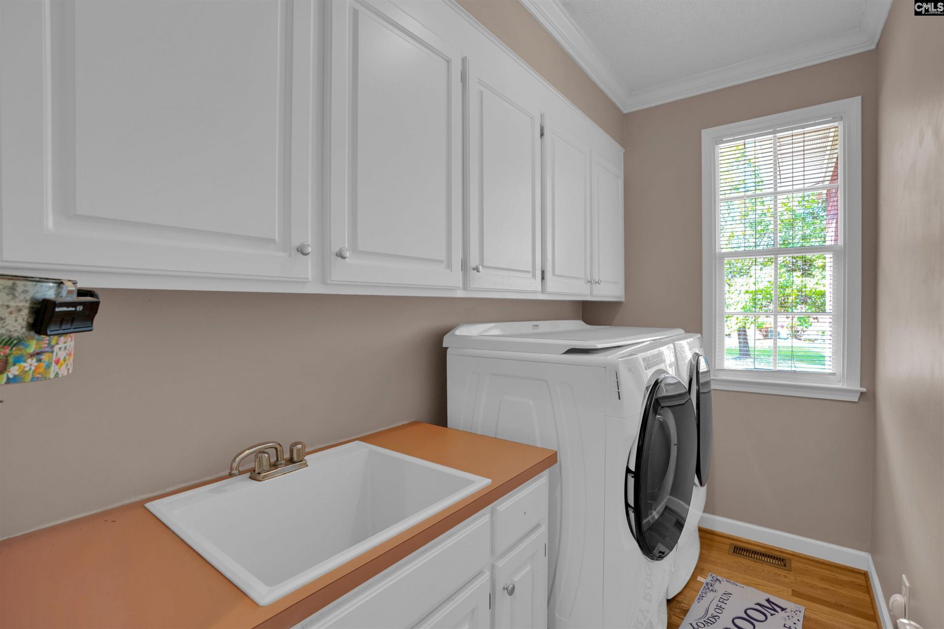 7 Edens Lane Photo 10