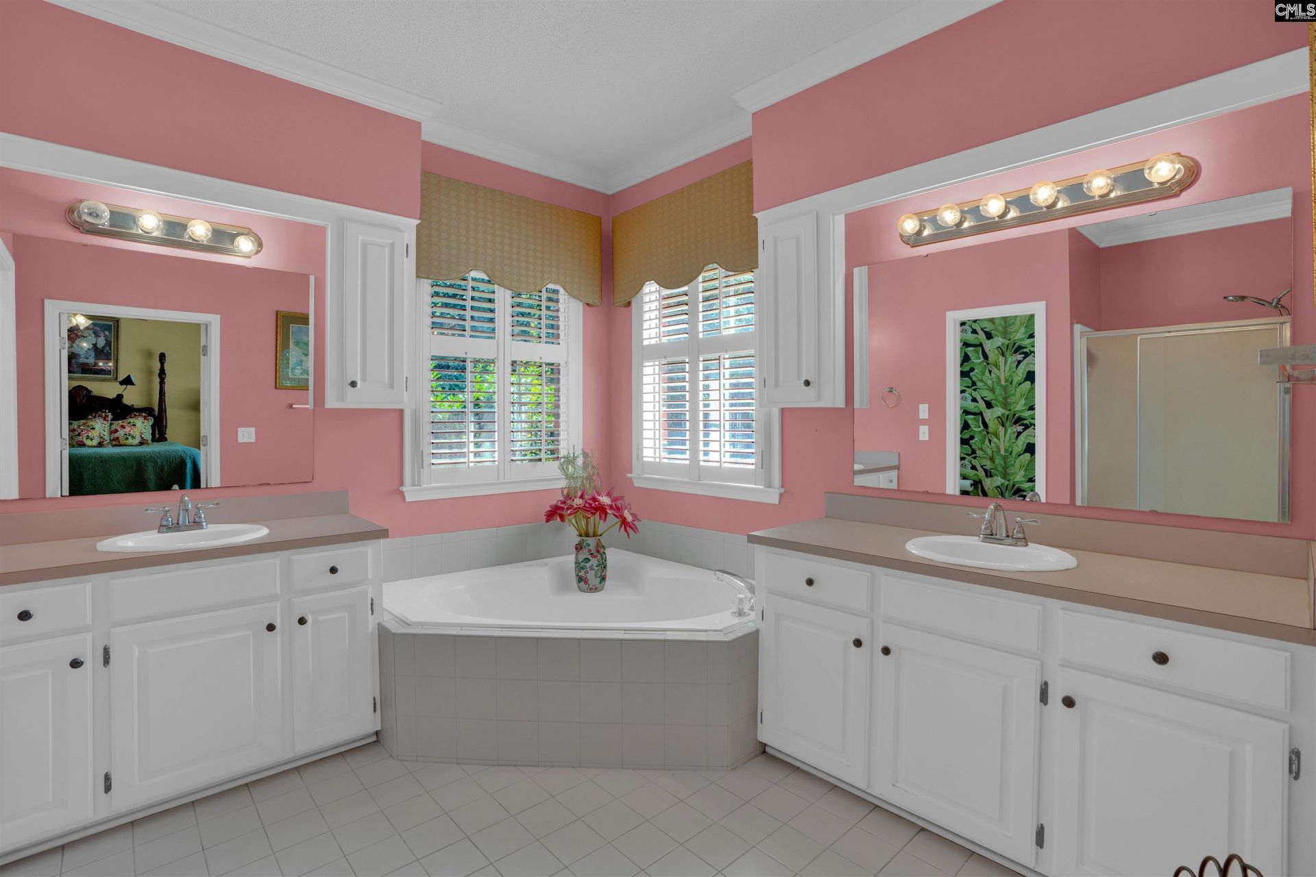 7 Edens Lane Photo 14