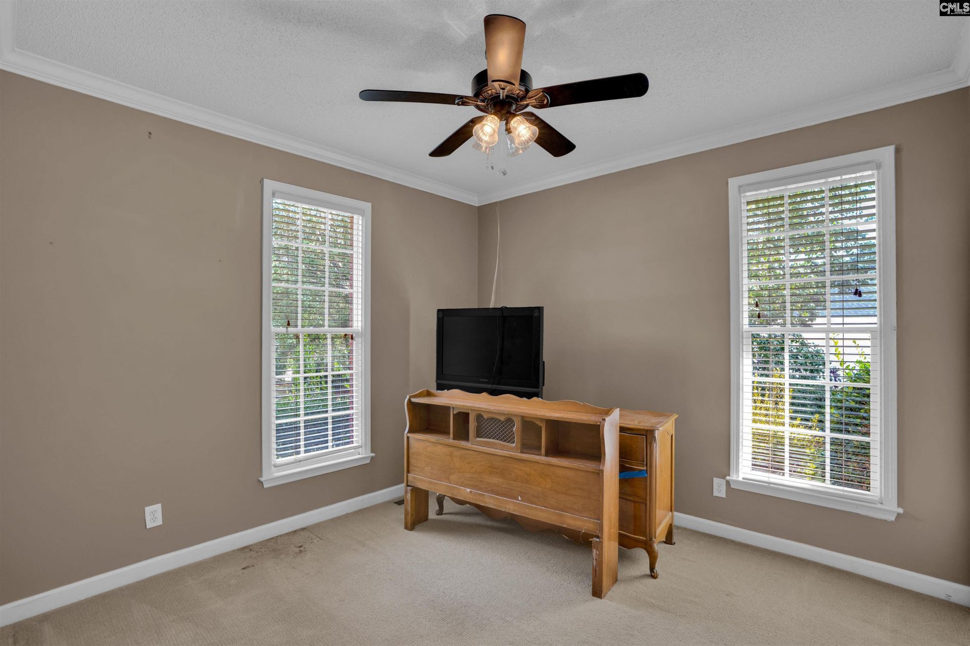 7 Edens Lane Photo 15