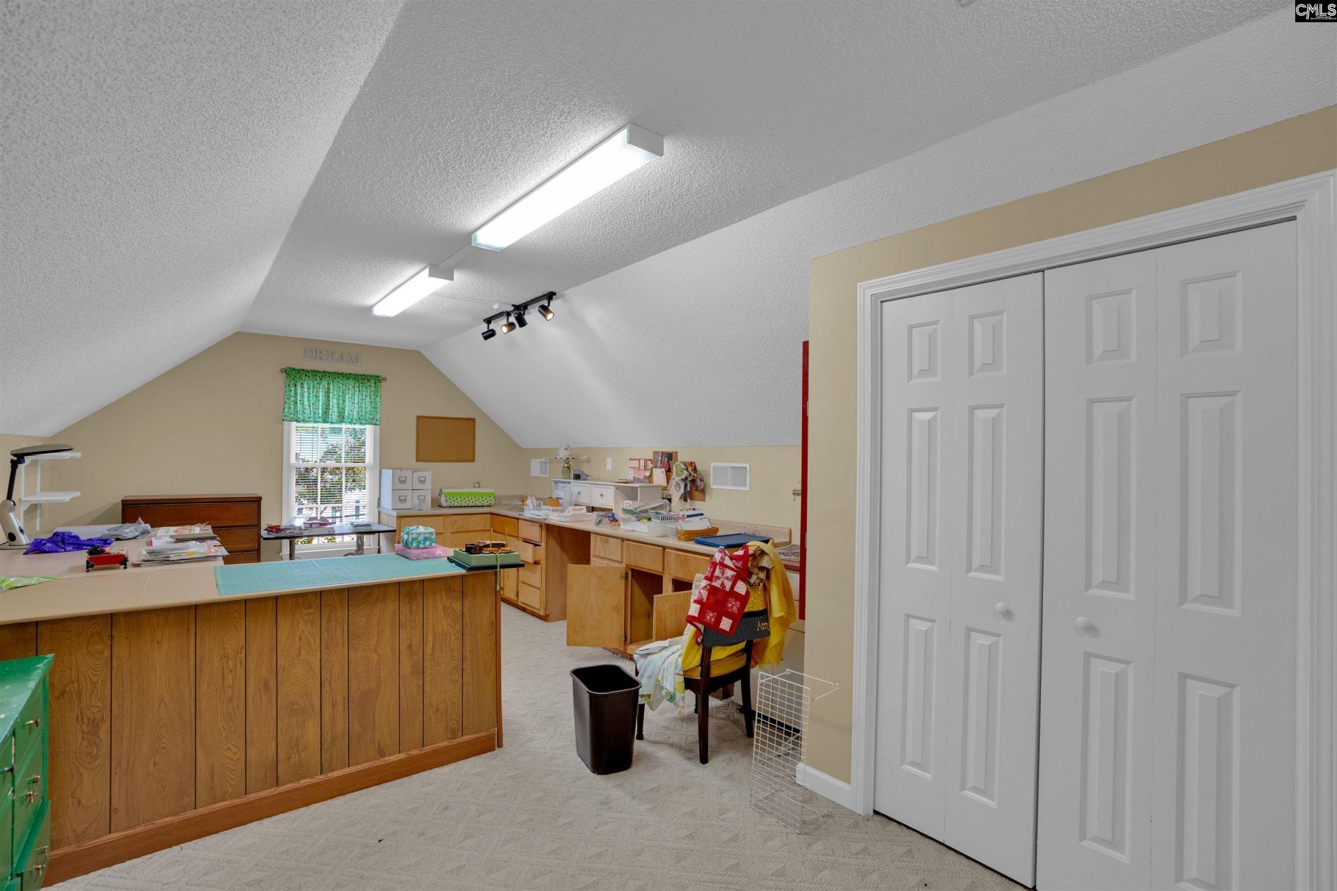 7 Edens Lane Photo 18