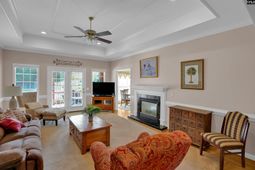 7 Edens Lane photo 4