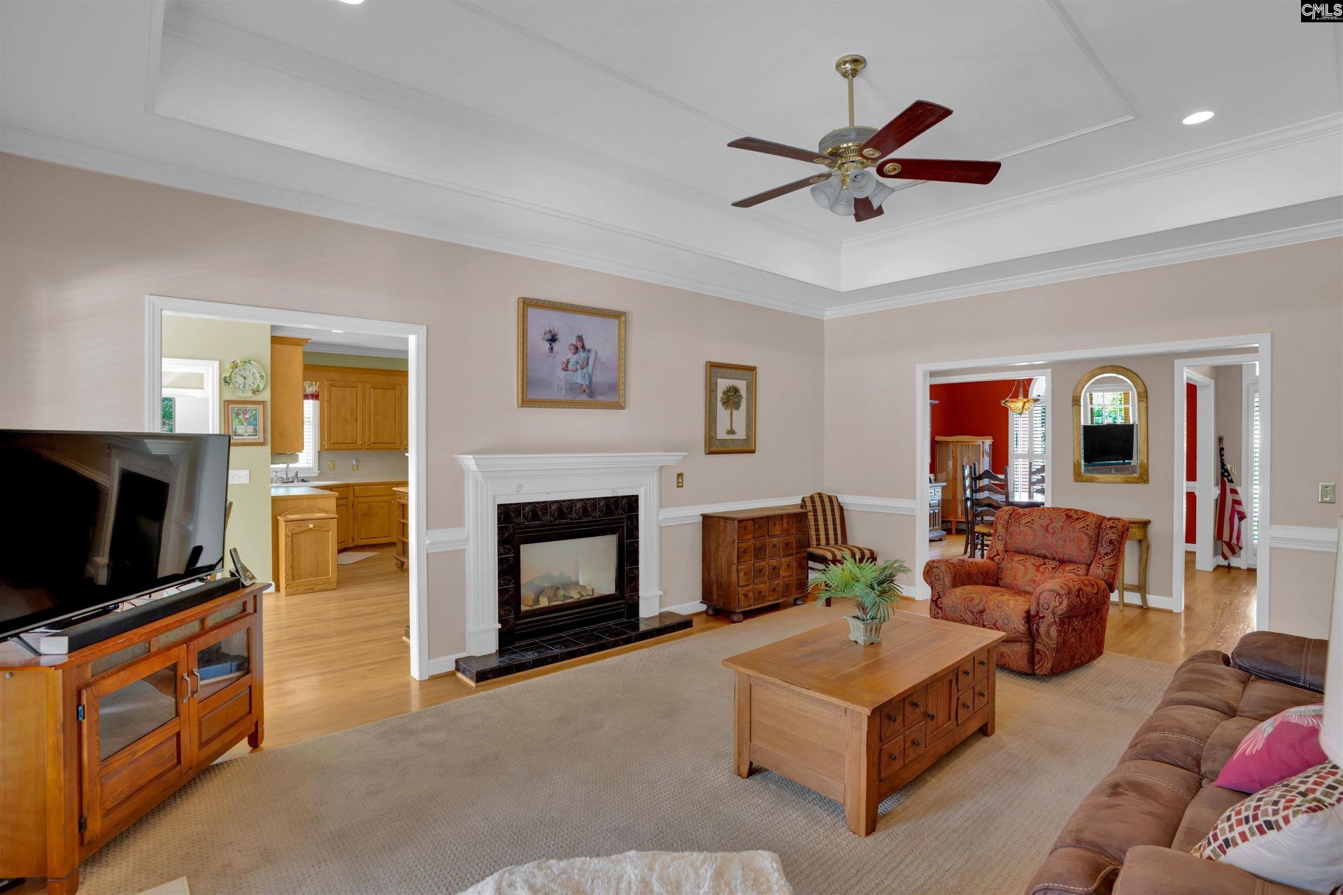7 Edens Lane Photo 5