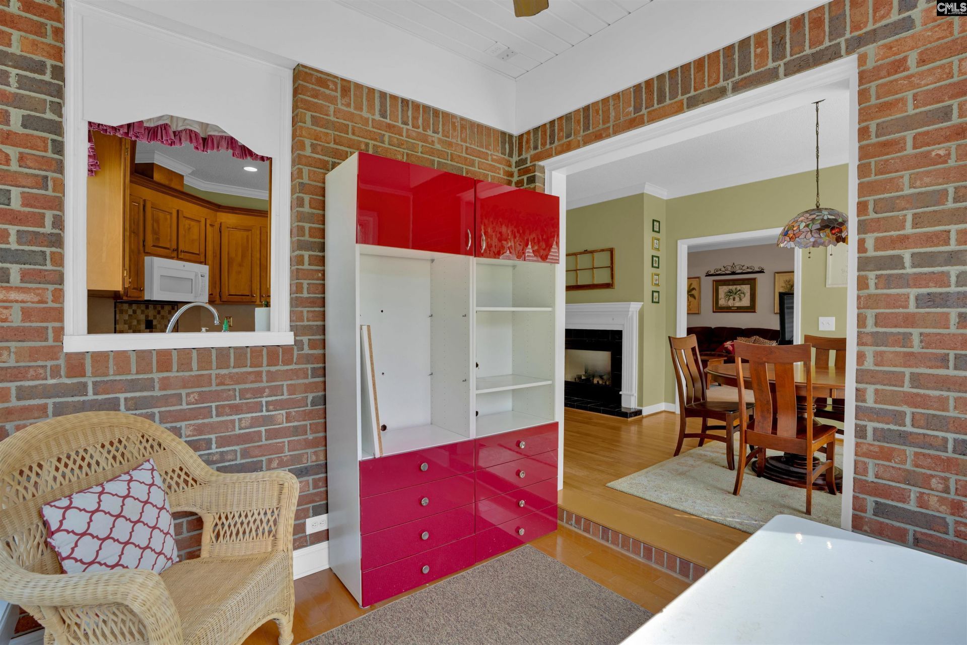 7 Edens Lane Photo 9