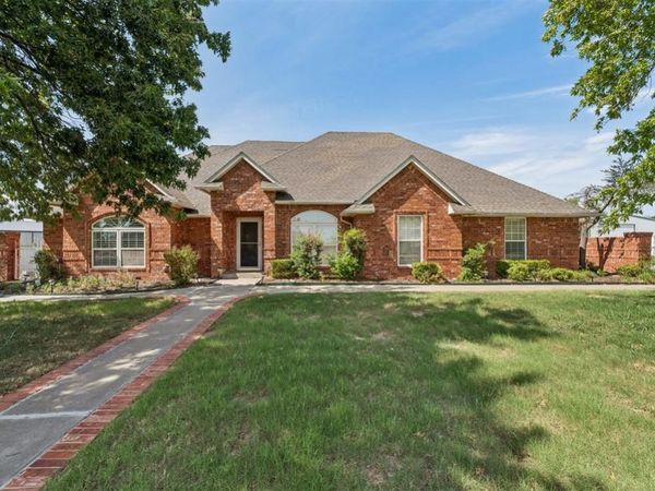 2109 NE 14th Street, Moore, OK 73160
