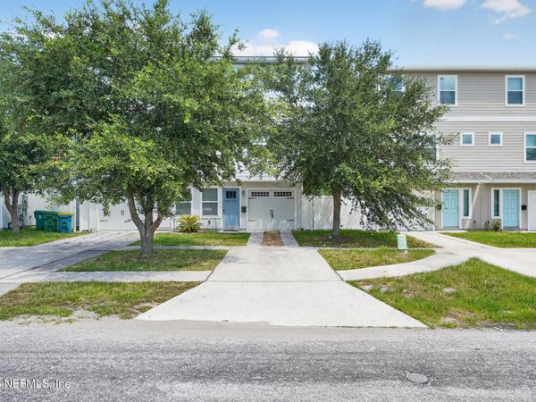 843 3RD Avenue S, Jacksonville Beach, FL 32250