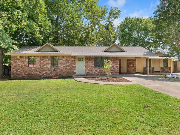 15 Roberts Street , Greenbrier, AR 72058