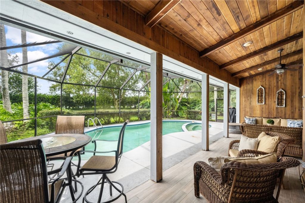 1447 56th Square E, Vero Beach, FL 32966 Photo