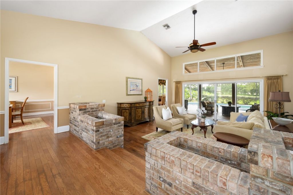 1447 56th Square E, Vero Beach, FL 32966 Photo