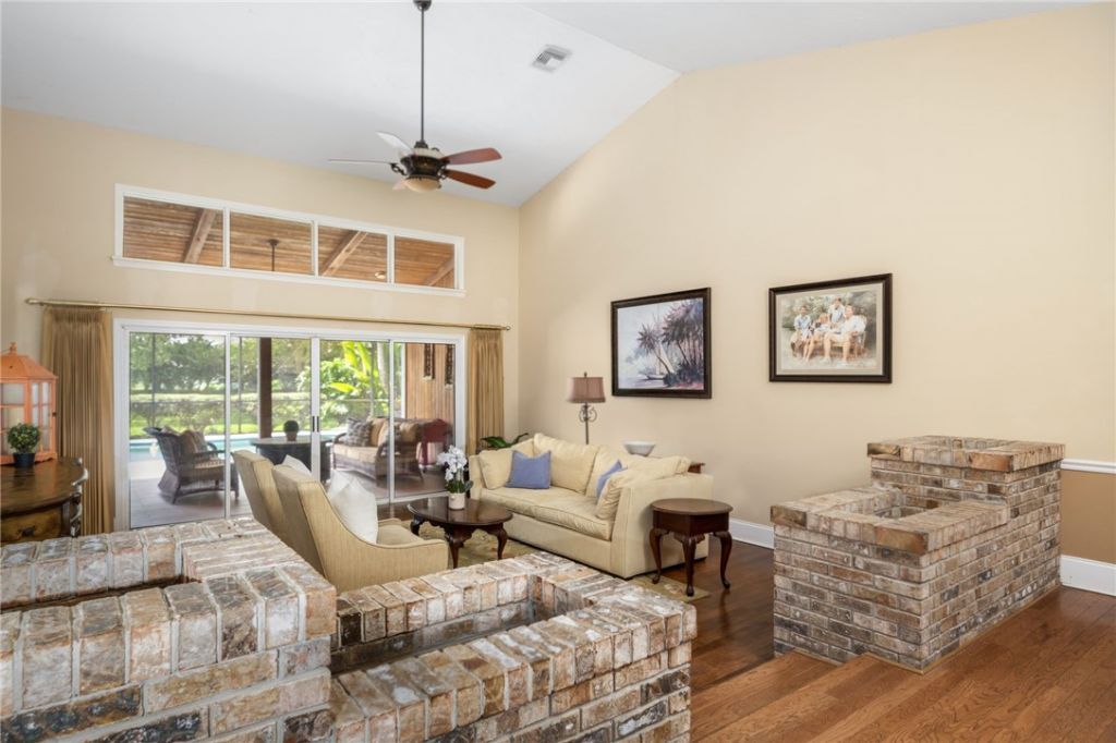 1447 56th Square E, Vero Beach, FL 32966 Photo
