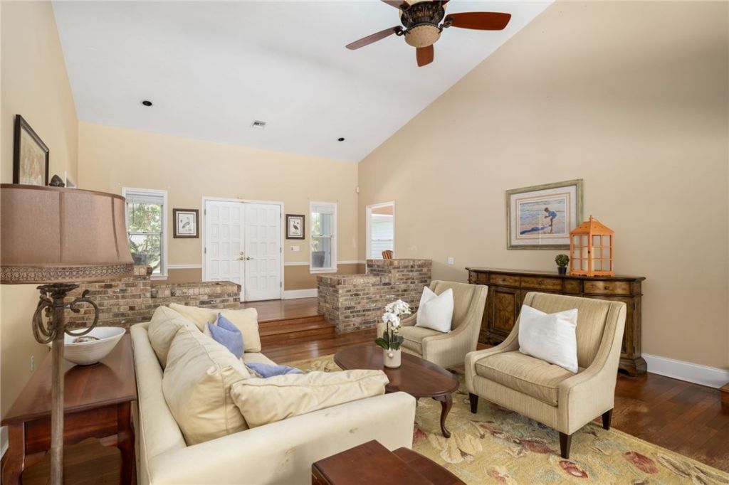 1447 56th Square E, Vero Beach, FL 32966 Photo