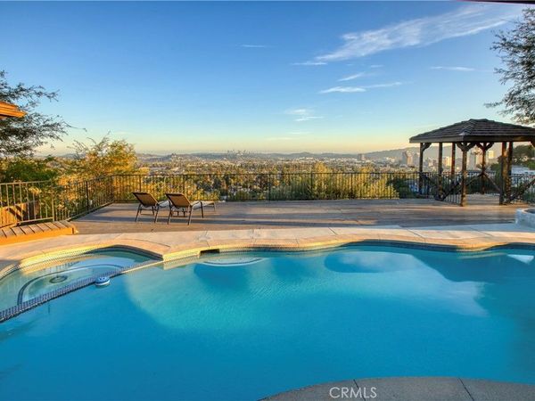 1625 Oakengate Drive, Glendale, CA 91207