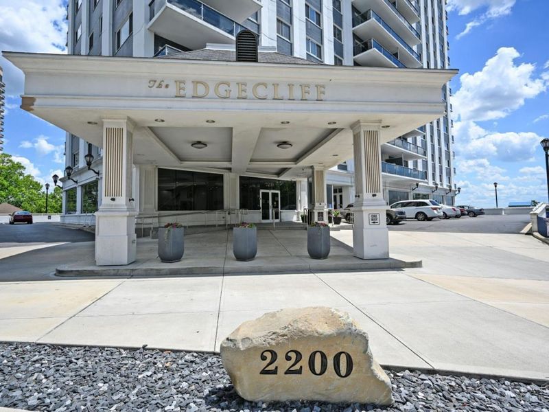 2200 Victory Parkway, Unit 2307, Cincinnati, OH 45206 Photo 3