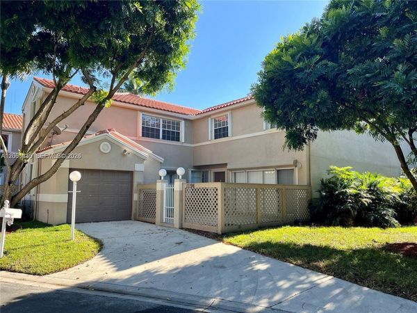 11196 Longboat Dr , Cooper City, FL 33026
