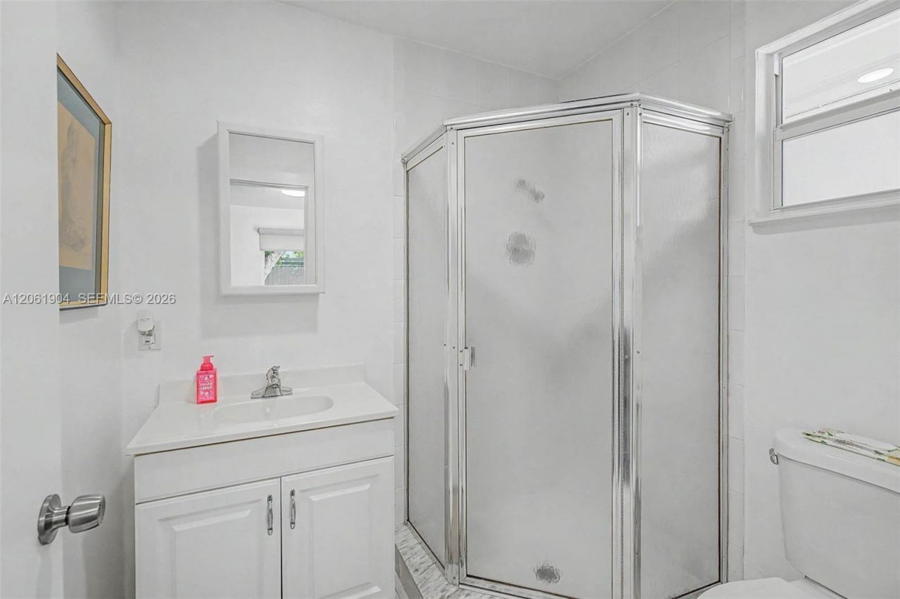 5930 SW 48th St, Miami, FL 33155 Photo