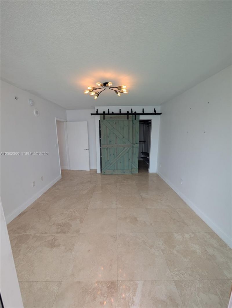 31 SE 5 , Unit 3002, Miami, FL 33131 Photo