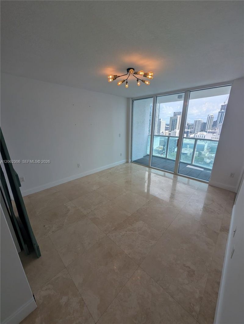 31 SE 5 , Unit 3002, Miami, FL 33131 Photo