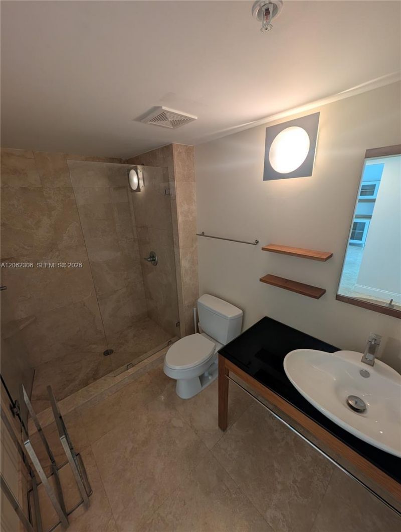 31 SE 5 , Unit 3002, Miami, FL 33131 Photo