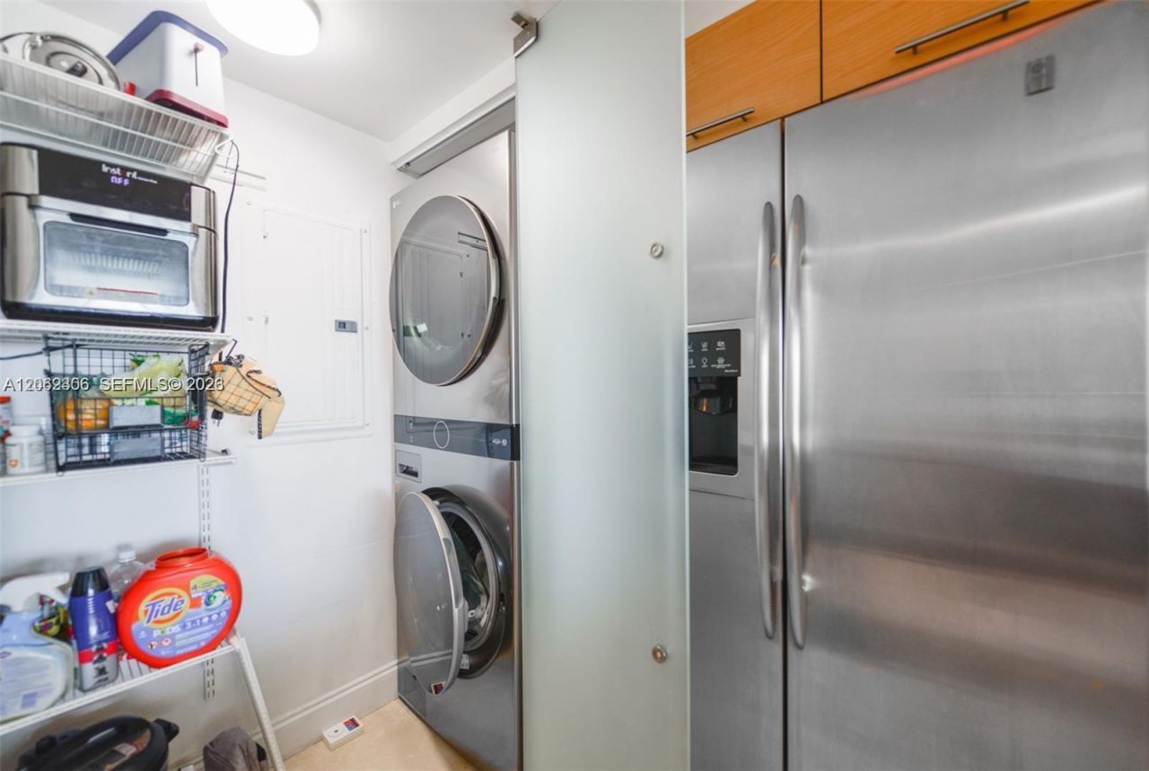 31 SE 5 , Unit 3002, Miami, FL 33131 Photo