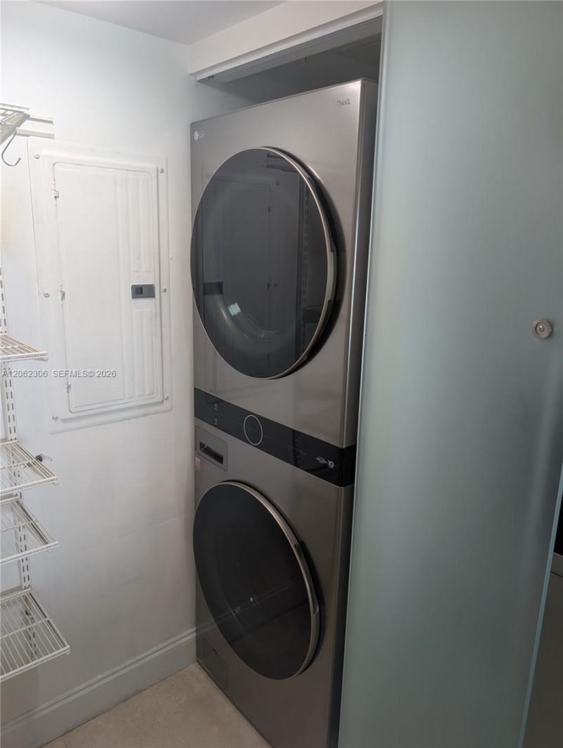 31 SE 5 , Unit 3002, Miami, FL 33131 Photo