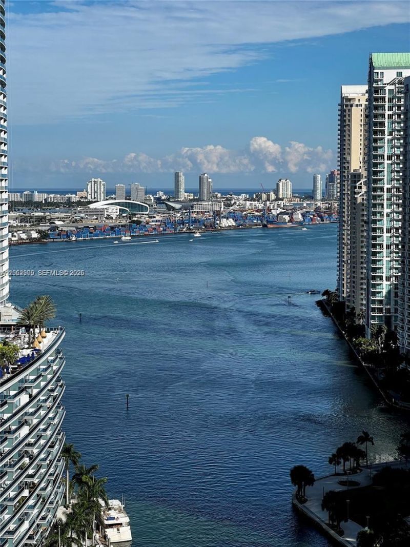 31 SE 5 , Unit 3002, Miami, FL 33131 Photo