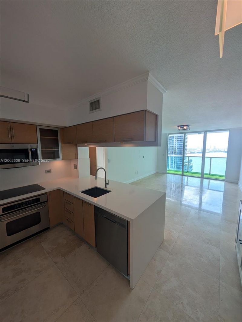 31 SE 5 , Unit 3002, Miami, FL 33131 Photo