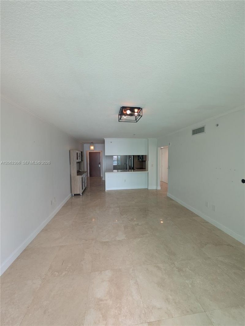 31 SE 5 , Unit 3002, Miami, FL 33131 Photo