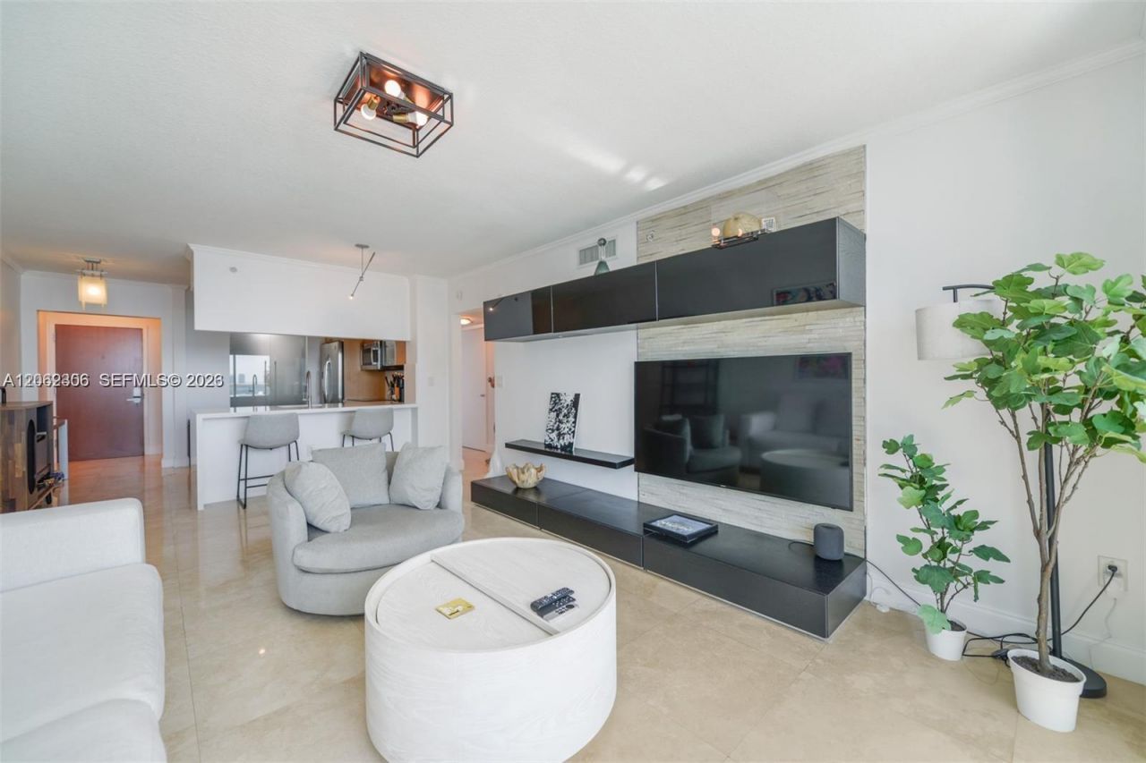 31 SE 5 , Unit 3002, Miami, FL 33131 Photo