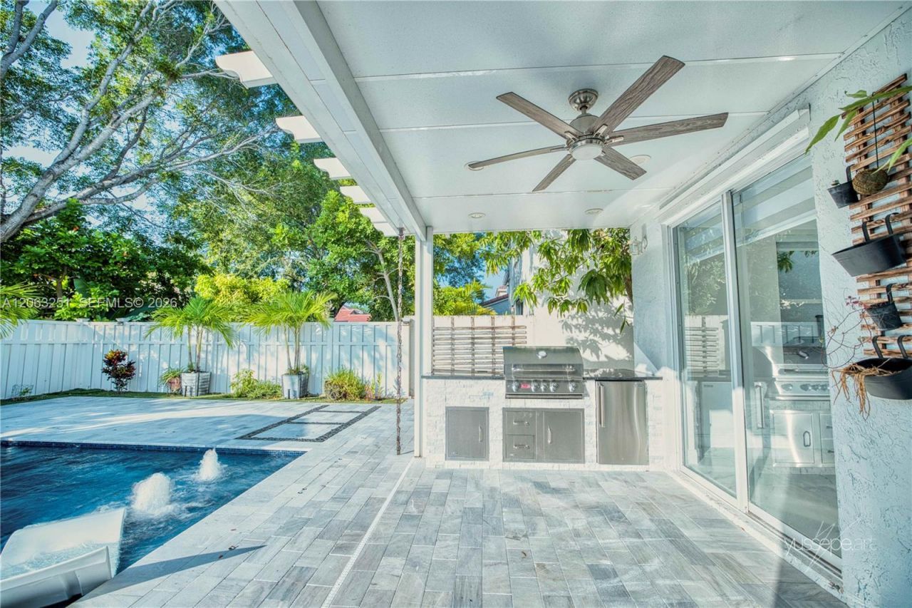 15151 NW 6th Ct, Unit 15151, Pembroke Pines, FL 33028 Photo