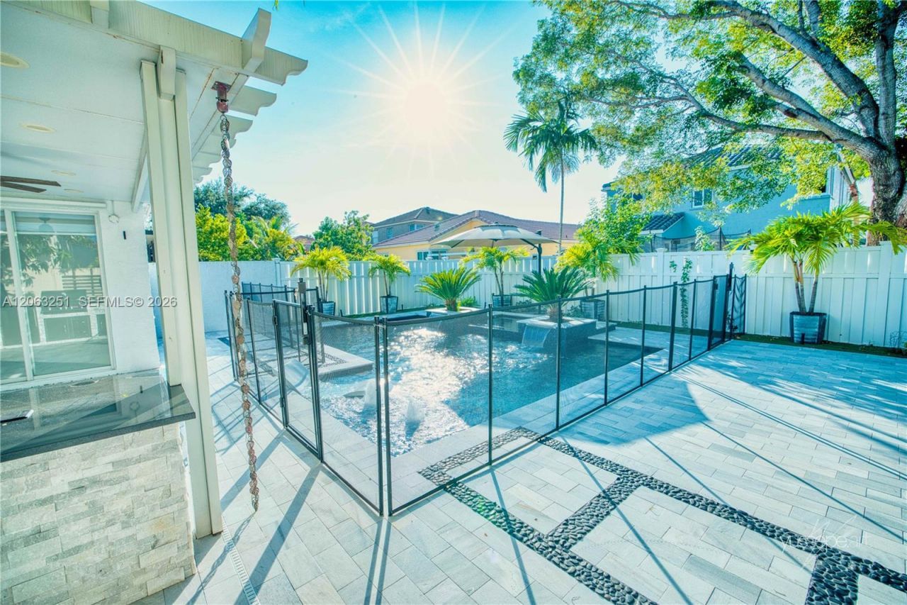 15151 NW 6th Ct, Unit 15151, Pembroke Pines, FL 33028 Photo