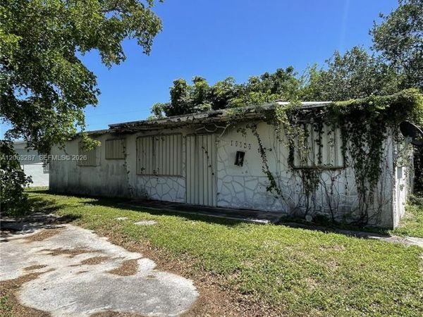 10470 SW 149th St , Miami, FL 33176