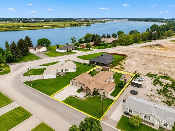 1811 W St, Heyburn, ID 83336