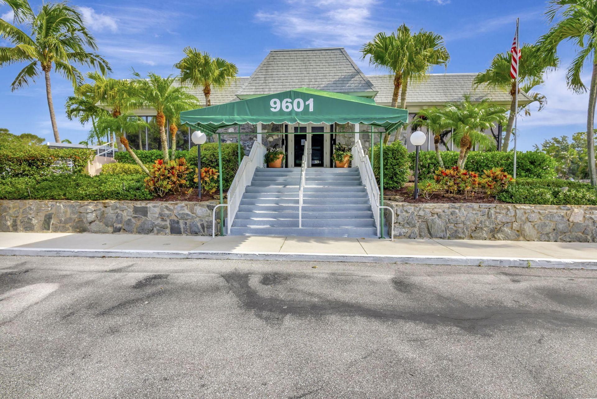 18081 SE Country Club Drive, Unit 9-83, Jupiter, FL 33469 Photo