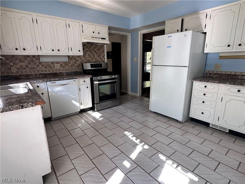 6374 S Cedarwood Road, Mentor, OH 44060 Photo 10