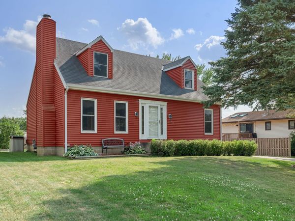 342 7th Street SW, Eyota, MN 55934