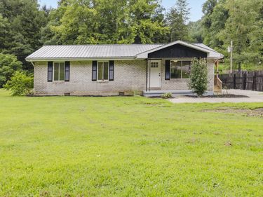 5390 Highway 191, Campton, KY 41301