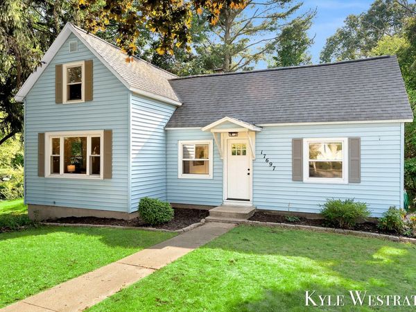 17697 Dogwood Drive, Spring Lake, MI 49456