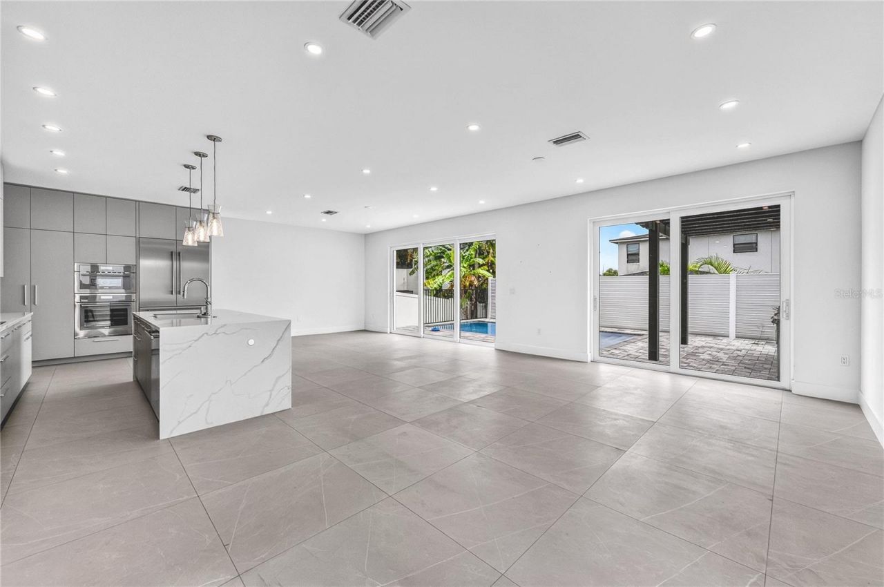 2590 Floyd Street, Sarasota, FL 34239 Photo