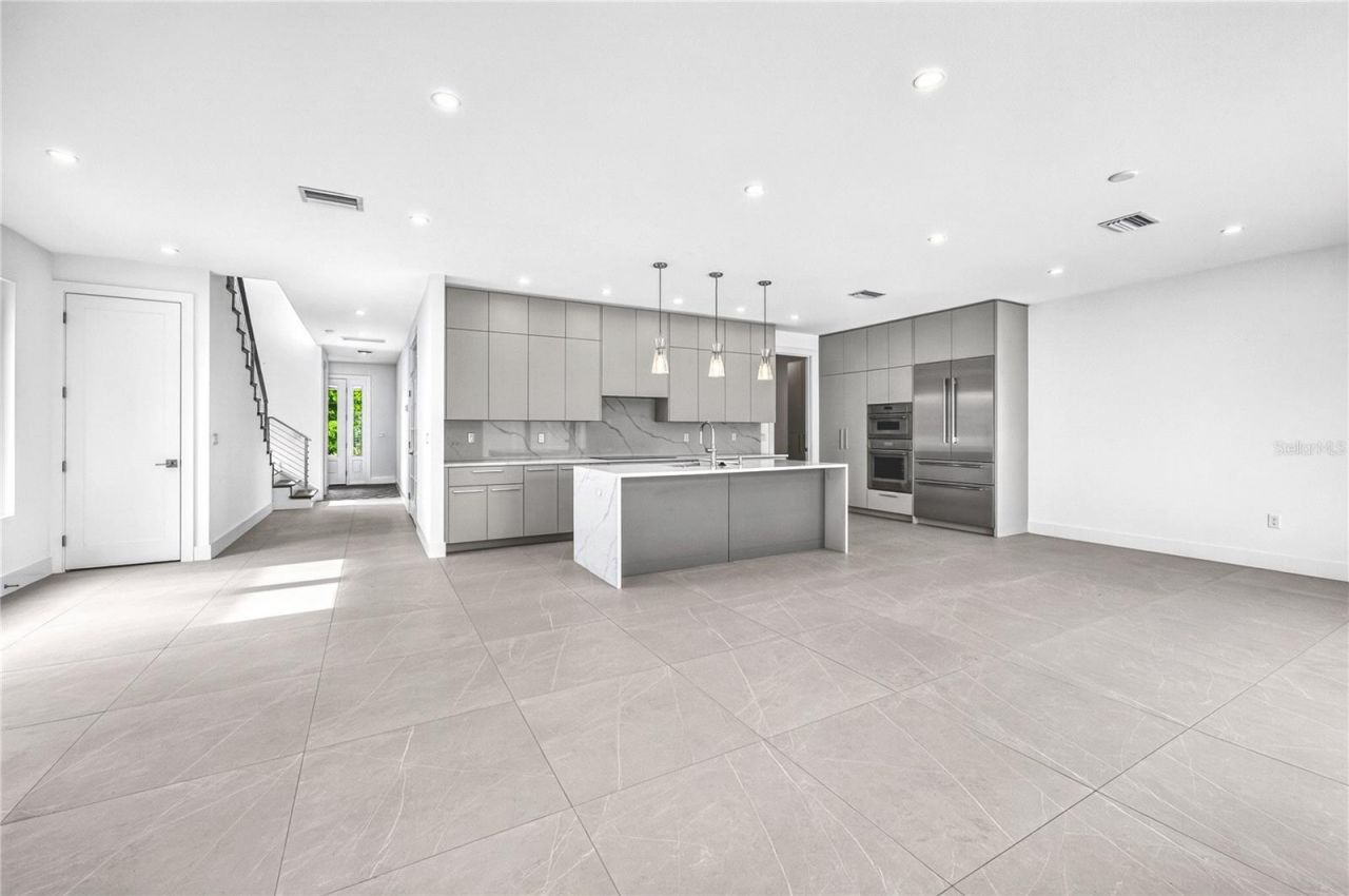 2590 Floyd Street, Sarasota, FL 34239 Photo