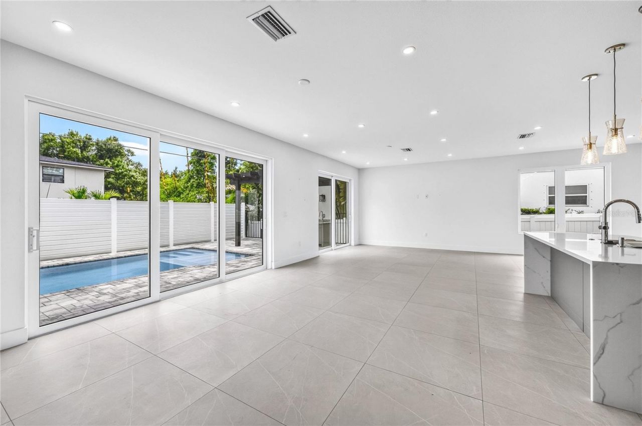 2590 Floyd Street, Sarasota, FL 34239 Photo