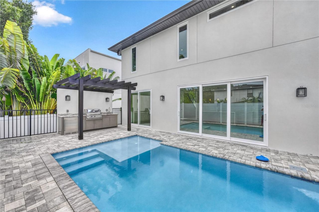 2590 Floyd Street, Sarasota, FL 34239 Photo