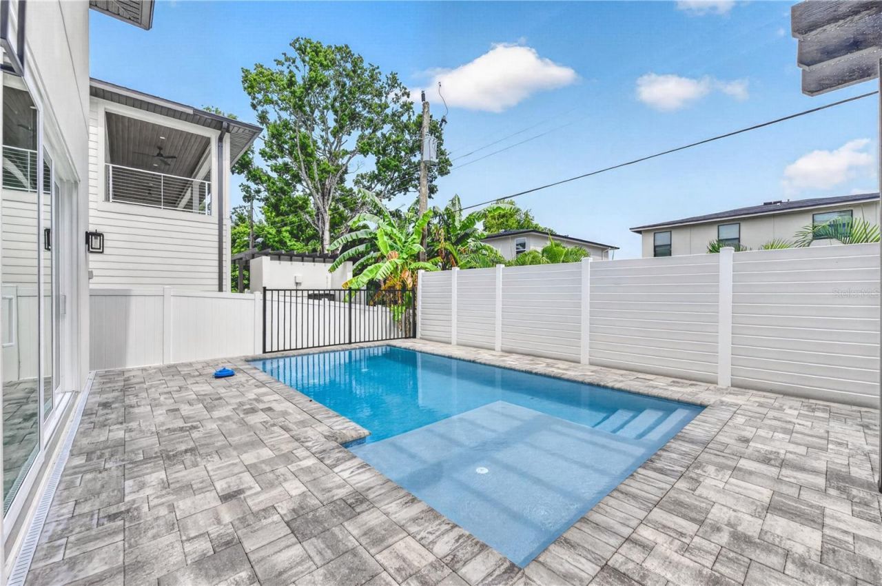 2590 Floyd Street, Sarasota, FL 34239 Photo