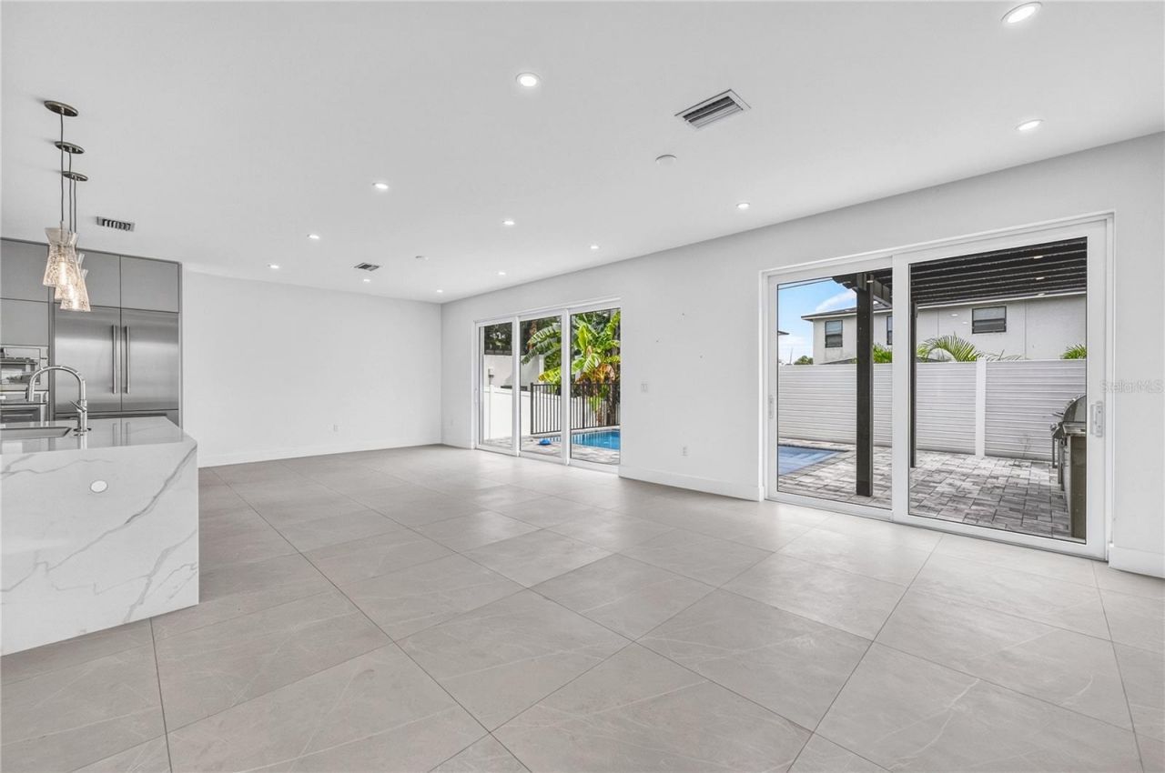 2590 Floyd Street, Sarasota, FL 34239 Photo