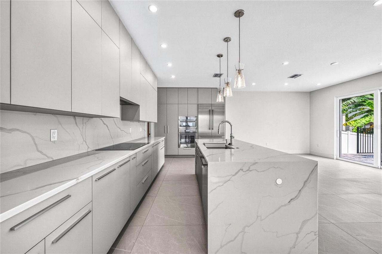 2590 Floyd Street, Sarasota, FL 34239 Photo